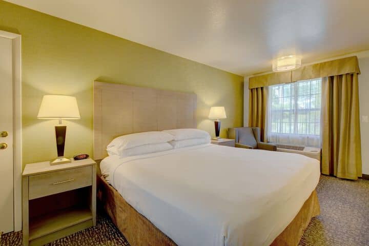 Room 4 of 46