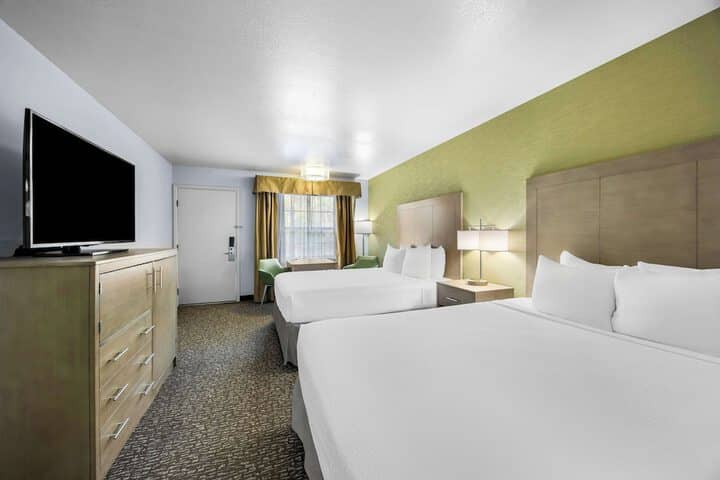 Room 21 of 46