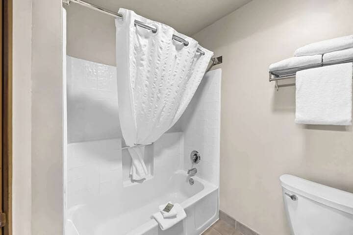 Room 30 of 38