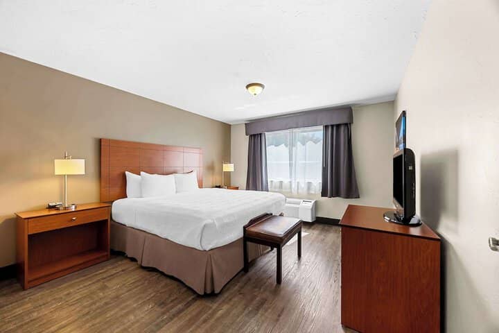 Room 17 of 38