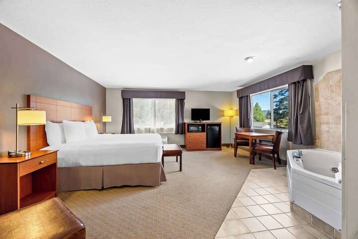 Room 21 of 38