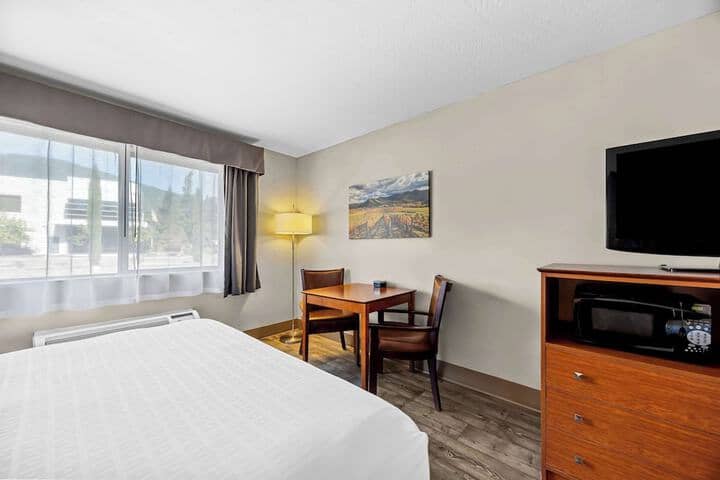 Room 19 of 38