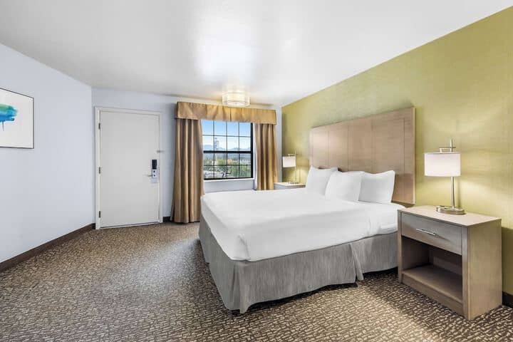 Room 34 of 46