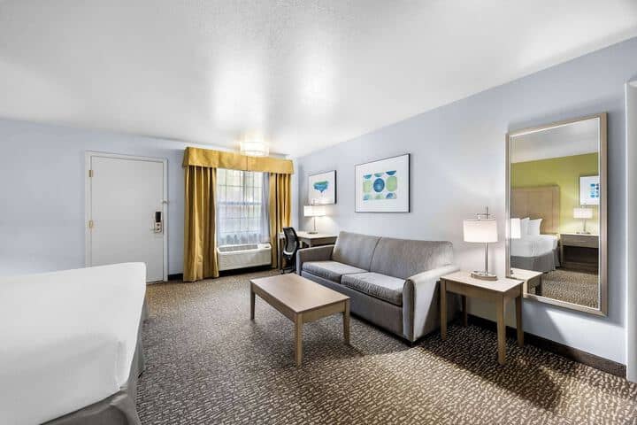 Room 19 of 46