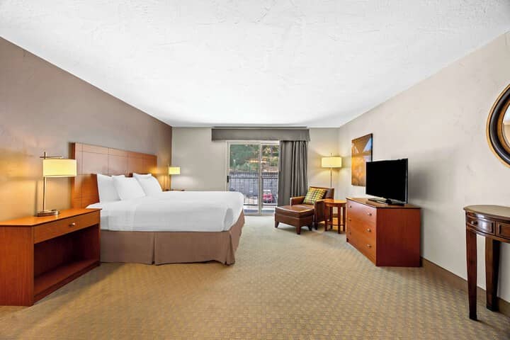 Room 9 of 38